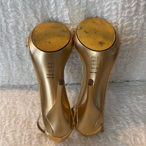 Antonio Melani gold heels! - Picture 4 of 6